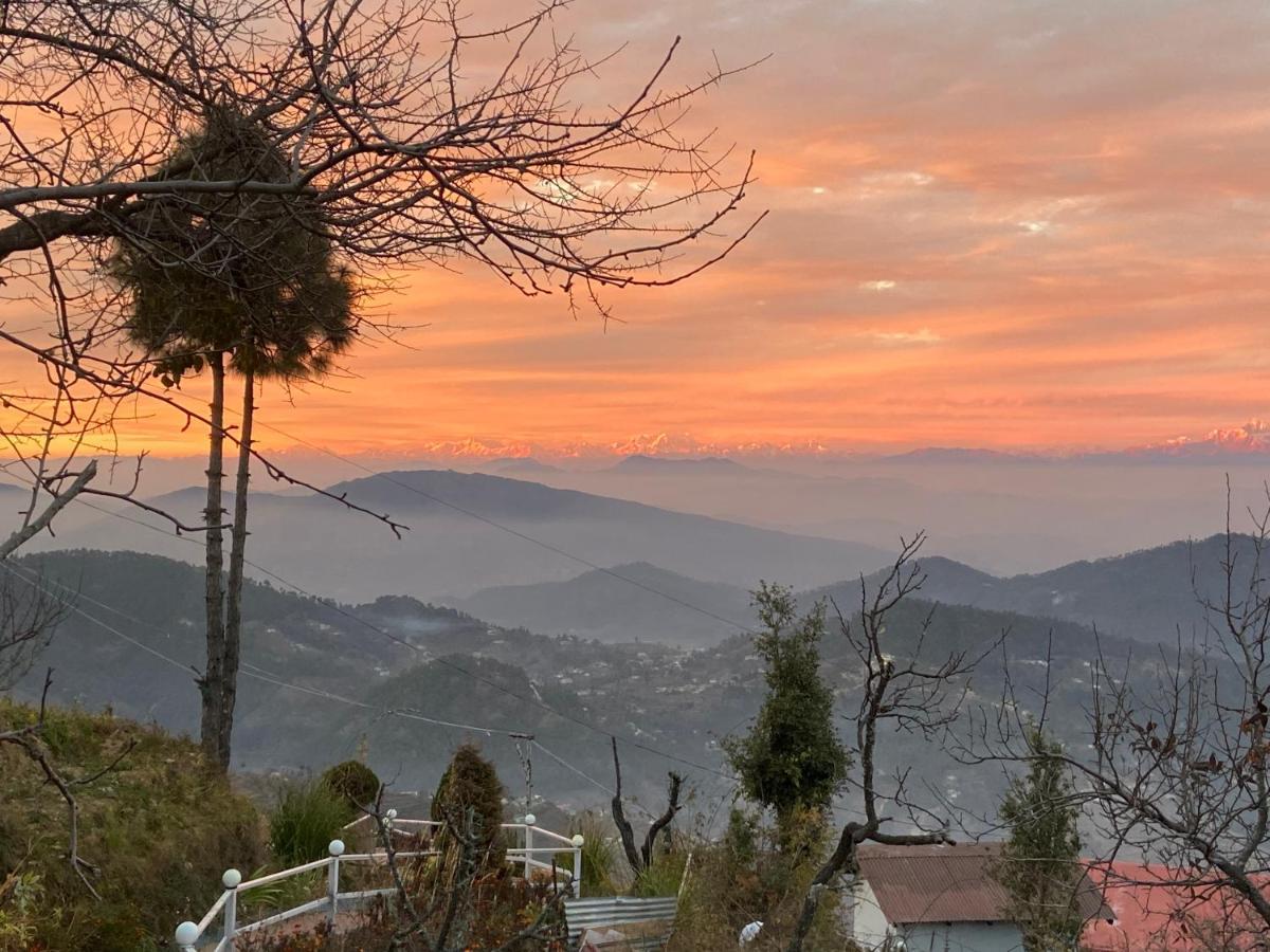 Wincliff Orchard Resort Mukteshwar Exteriör bild