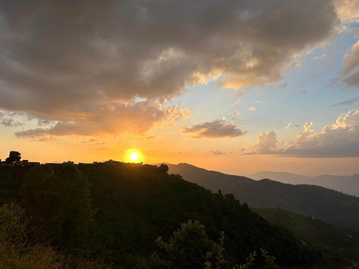 Wincliff Orchard Resort Mukteshwar Exteriör bild
