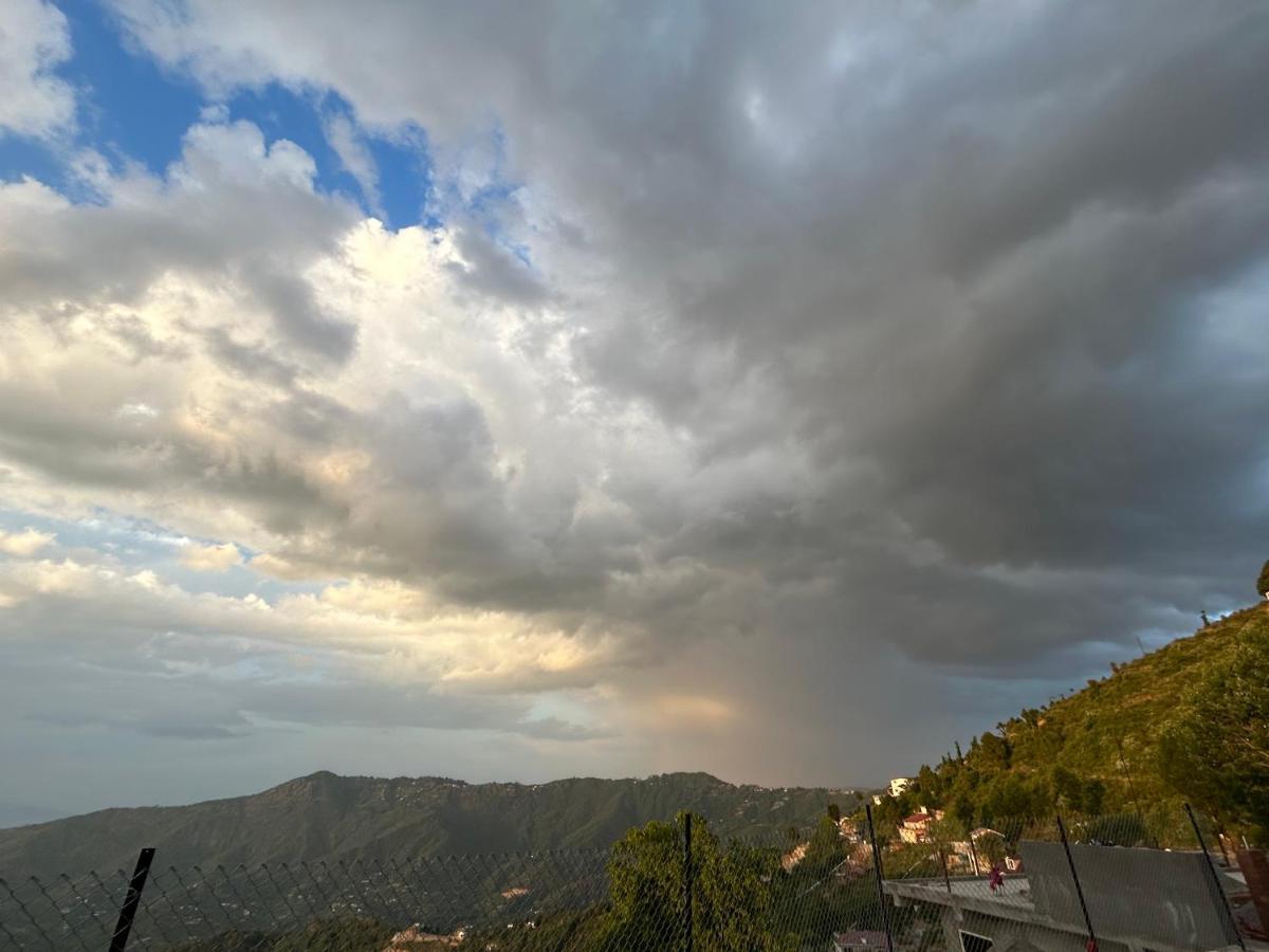 Wincliff Orchard Resort Mukteshwar Exteriör bild